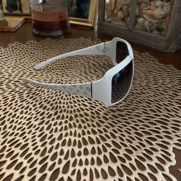 Accessories - Women’s sunglasses